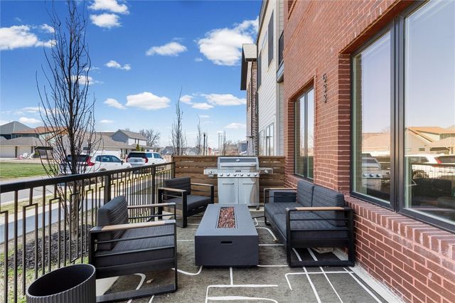 533 SW 5th Street, Bentonville, AR 72712