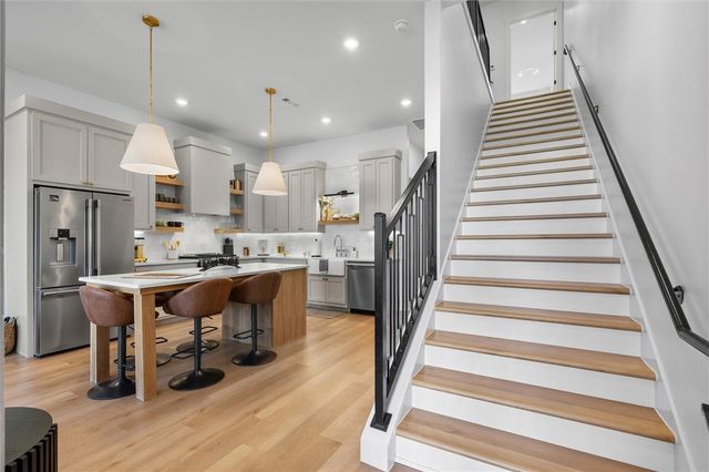 533 SW 5th Street, Bentonville, AR 72712