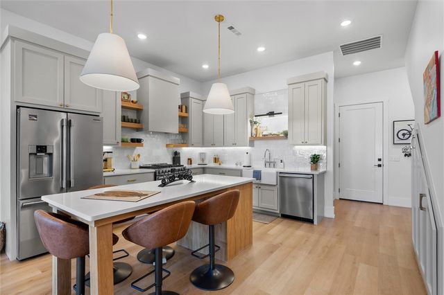 533 SW 5th Street, Bentonville, AR 72712