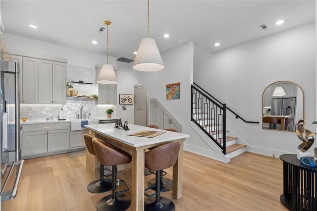 533 SW 5th Street, Bentonville, AR 72712