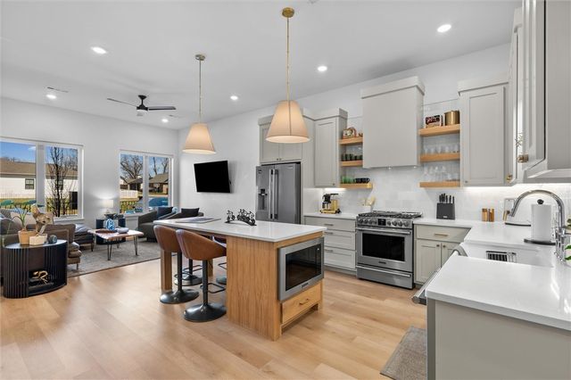 533 SW 5th Street, Bentonville, AR 72712