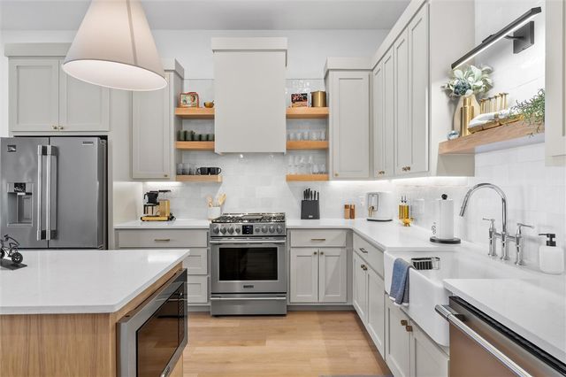 533 SW 5th Street, Bentonville, AR 72712