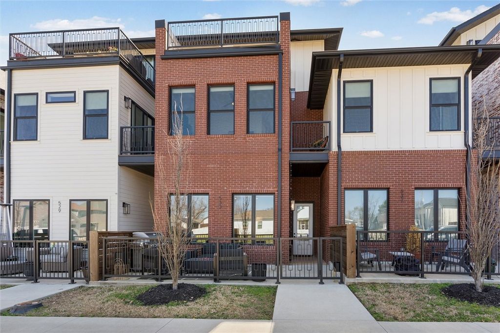 533 SW 5th Street, Bentonville, AR 72712