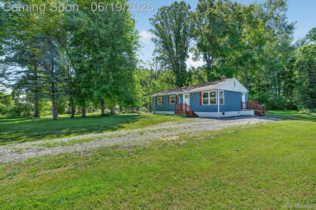 2185 N Channel Drive, Clay Township, MI 48028