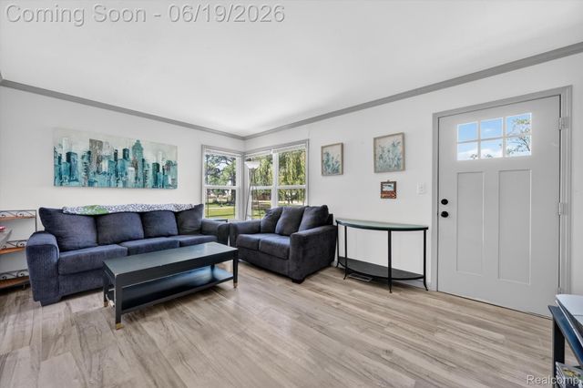 2185 N Channel Drive, Clay Township, MI 48028