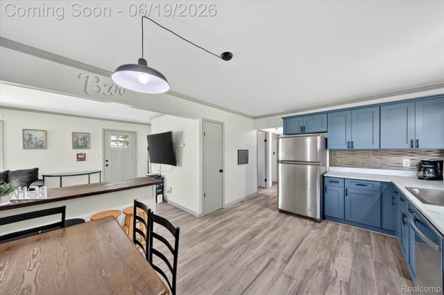 2185 N Channel Drive, Clay Township, MI 48028