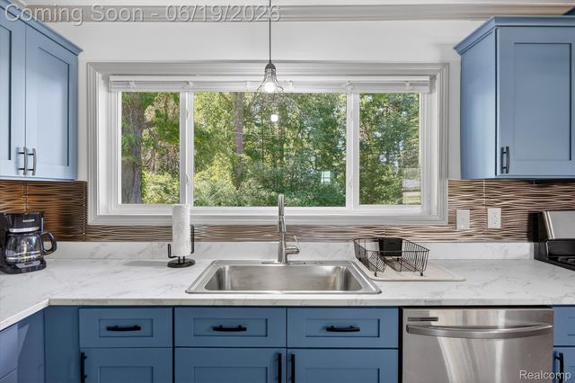 2185 N Channel Drive, Clay Township, MI 48028