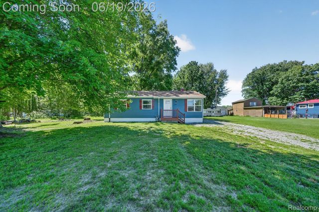 2185 N Channel Drive, Clay Township, MI 48028