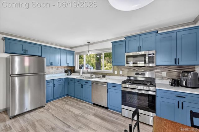 2185 N Channel Drive, Clay Township, MI 48028