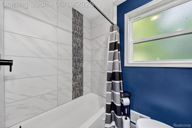 2185 N Channel Drive, Clay Township, MI 48028