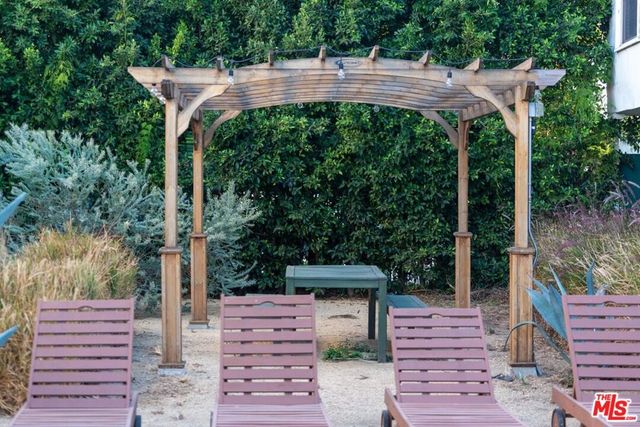 107 N Columbus Avenue, Glendale, CA 91203