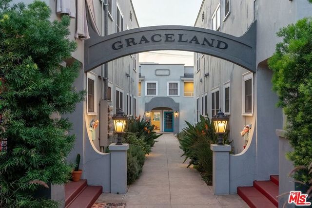 107 N Columbus Avenue, Glendale, CA 91203