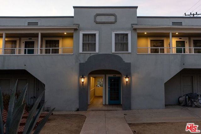 107 N Columbus Avenue, Glendale, CA 91203