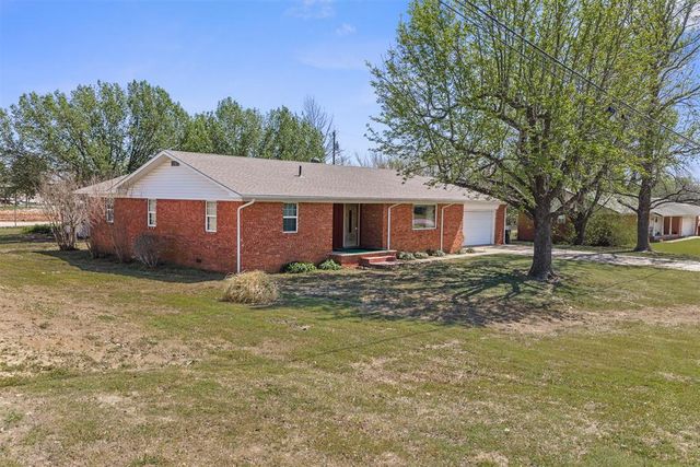 604 N Main Street, Elmore City, OK 73433