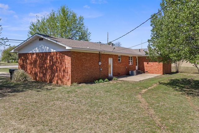 604 N Main Street, Elmore City, OK 73433