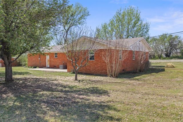 604 N Main Street, Elmore City, OK 73433