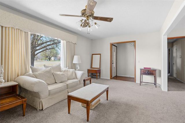 604 N Main Street, Elmore City, OK 73433