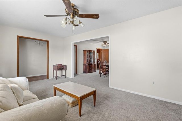 604 N Main Street, Elmore City, OK 73433