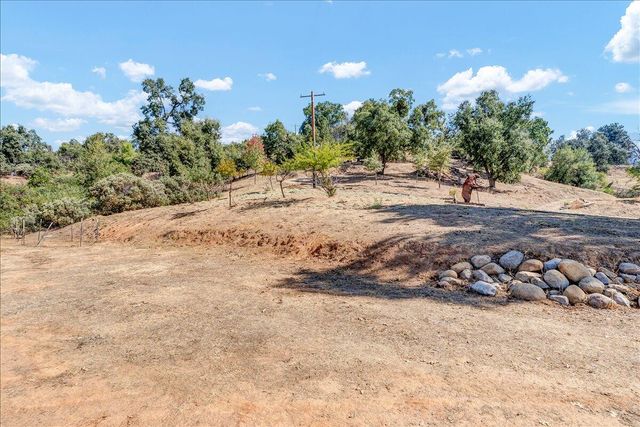 49229 Balch Park Road, Springville, CA 93265