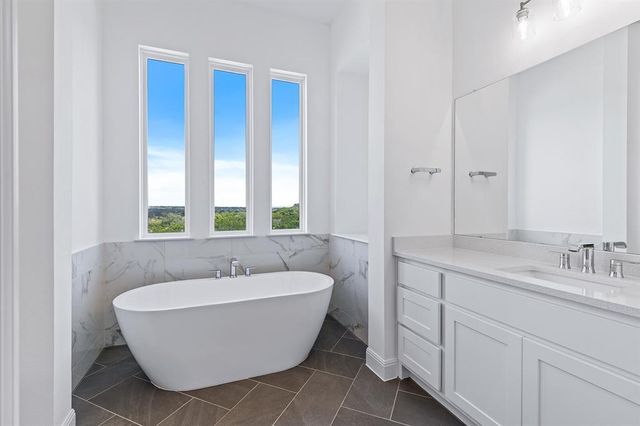 117 Yaklin DR, Liberty Hill, TX 78642