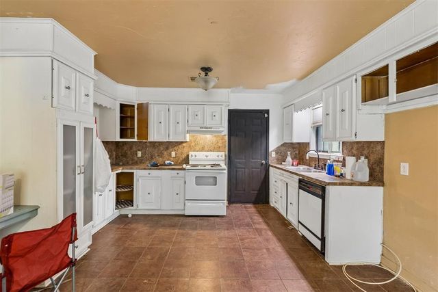 429 W Fairchild Drive, Midwest City, OK 73110