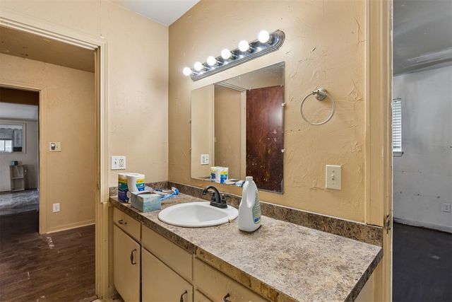 429 W Fairchild Drive, Midwest City, OK 73110