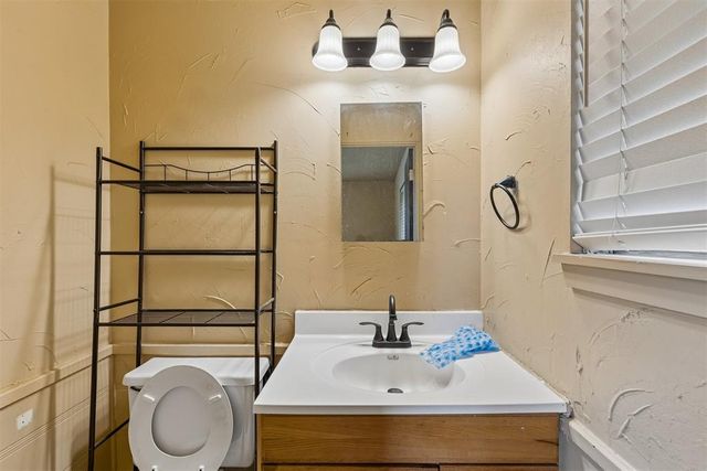 429 W Fairchild Drive, Midwest City, OK 73110