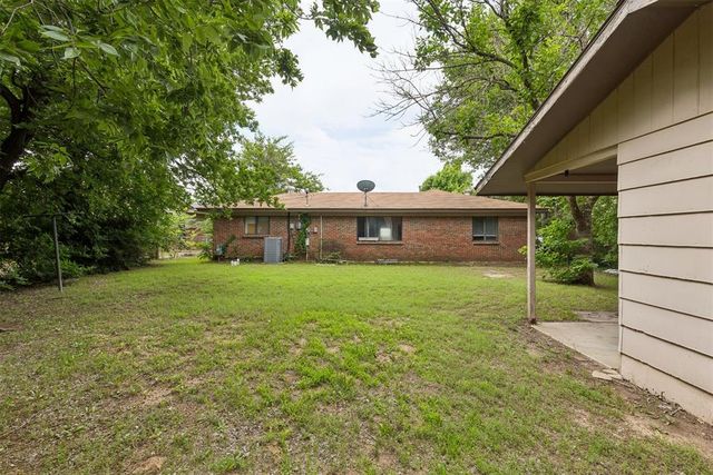 429 W Fairchild Drive, Midwest City, OK 73110