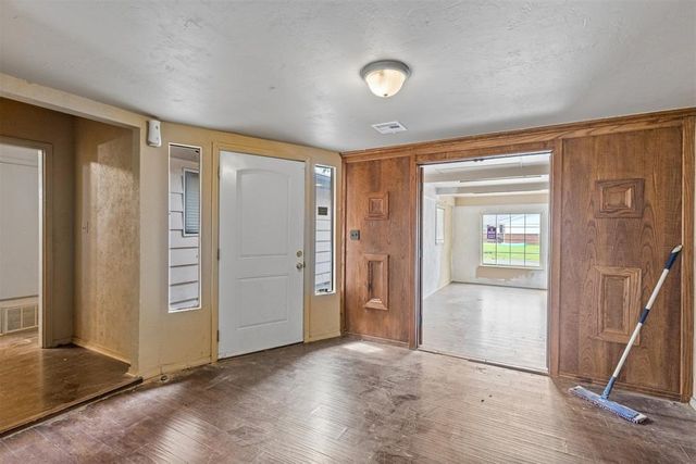 429 W Fairchild Drive, Midwest City, OK 73110