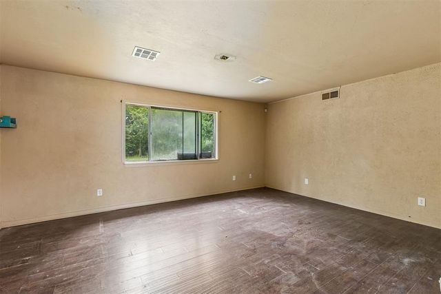 429 W Fairchild Drive, Midwest City, OK 73110