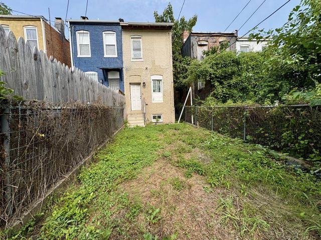 8 S PAYSON ST, Baltimore, MD 21223