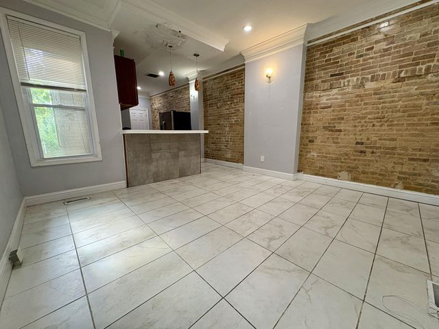 8 S PAYSON ST, Baltimore, MD 21223