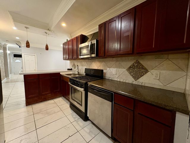 8 S PAYSON ST, Baltimore, MD 21223
