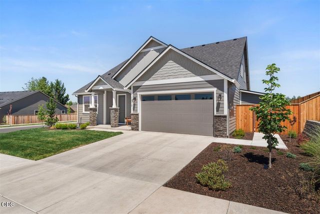 1516 Poppy Ridge Drive, Eagle Point, OR 97524