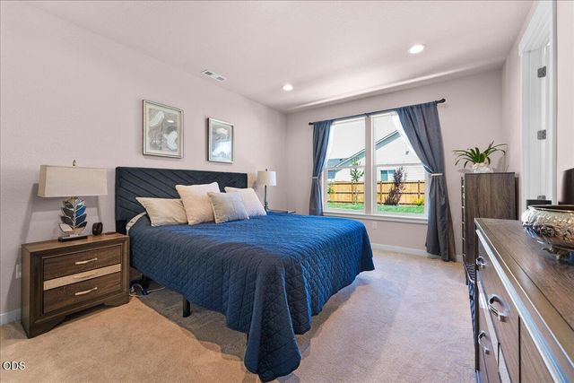 1516 Poppy Ridge Drive, Eagle Point, OR 97524