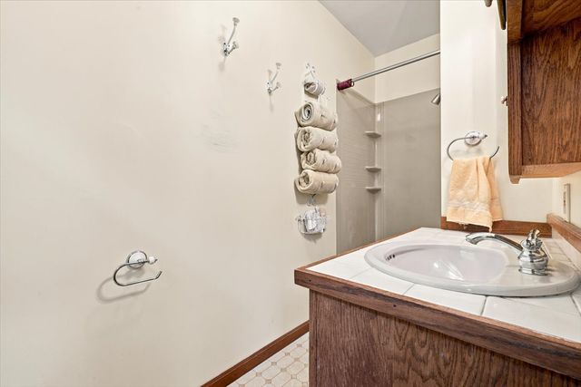 326 E 3rd Street S, Newton, IA 50208