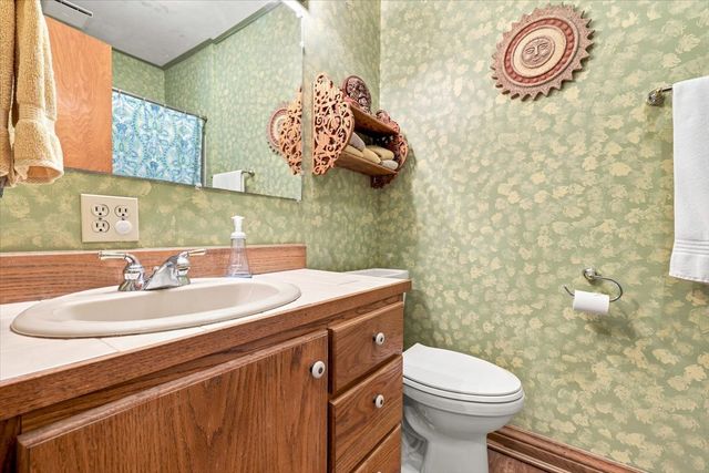 326 E 3rd Street S, Newton, IA 50208