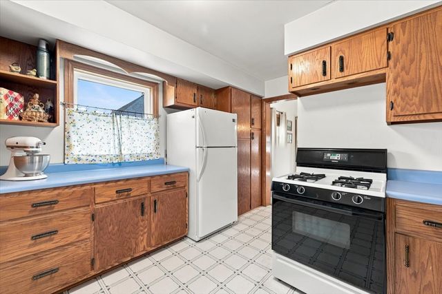 326 E 3rd Street S, Newton, IA 50208