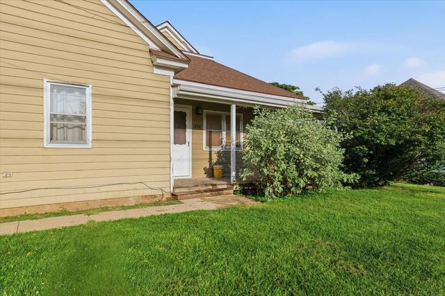 326 E 3rd Street S, Newton, IA 50208