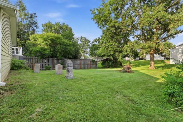 326 E 3rd Street S, Newton, IA 50208