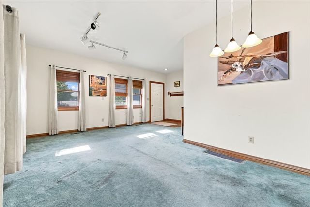 326 E 3rd Street S, Newton, IA 50208