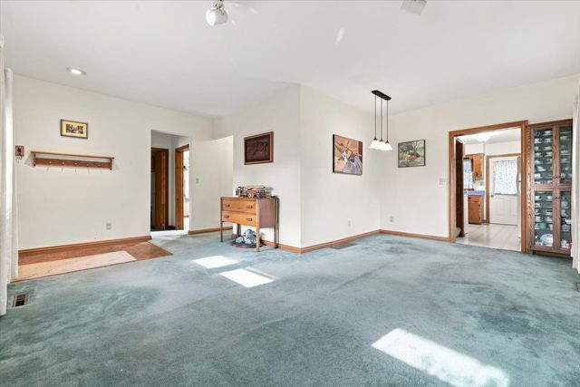 326 E 3rd Street S, Newton, IA 50208