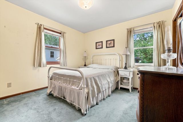 326 E 3rd Street S, Newton, IA 50208
