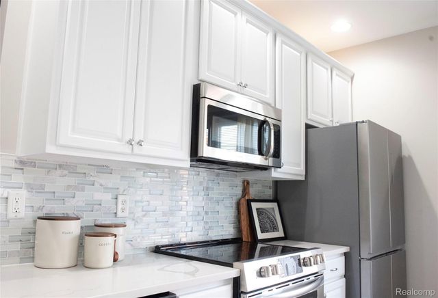 102 Edmund Place 7, Detroit, MI 48201