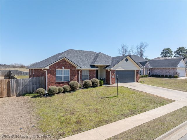 608 Laurel Way, Alma, AR 72921