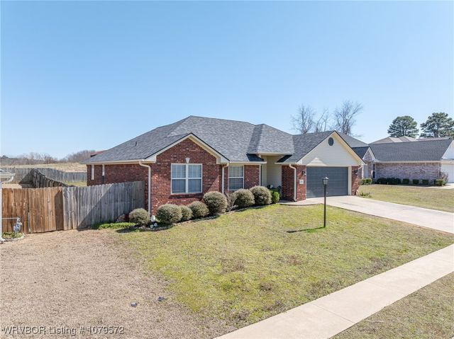 608 Laurel Way, Alma, AR 72921