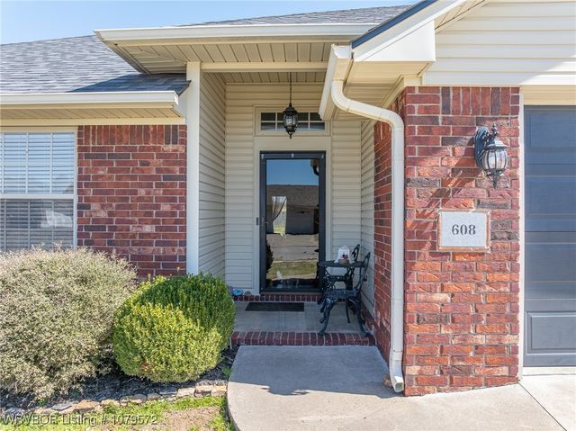 608 Laurel Way, Alma, AR 72921