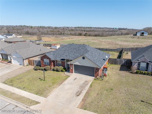 608 Laurel Way, Alma, AR 72921