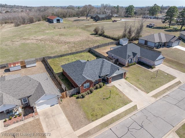 608 Laurel Way, Alma, AR 72921