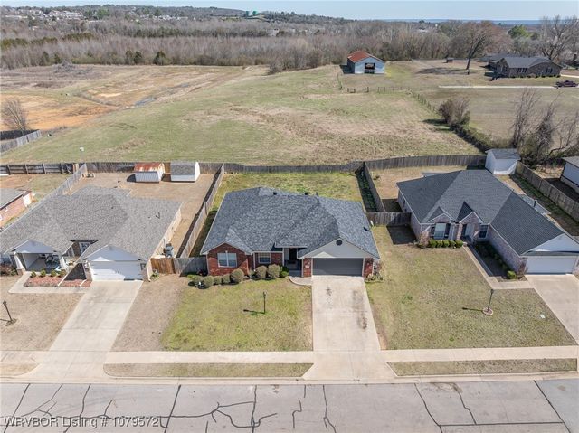 608 Laurel Way, Alma, AR 72921
